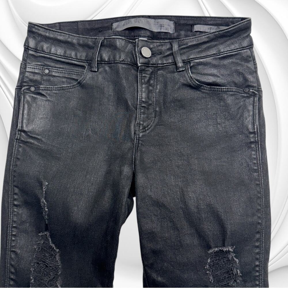 GUESS Women’s 26 Black CURVE X Distressed Skinny Jeans